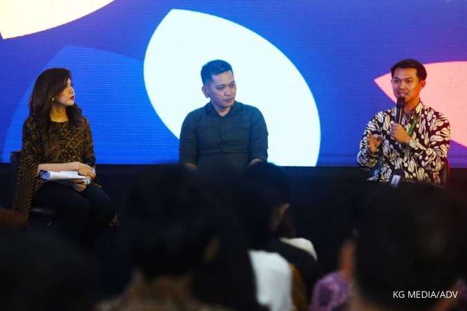 Moderator Lestari Forum Mysister Silvilona Tarigan (kiri), juri Lestari Awards 2024 Putra Adhiguna (tengah), dan CEO BIKI Muhammad Hafid Rosidin (kanan) dalam Lestari Forum di Studio 2 Menara Kompas, Jakarta Pusat (08/05/2025).