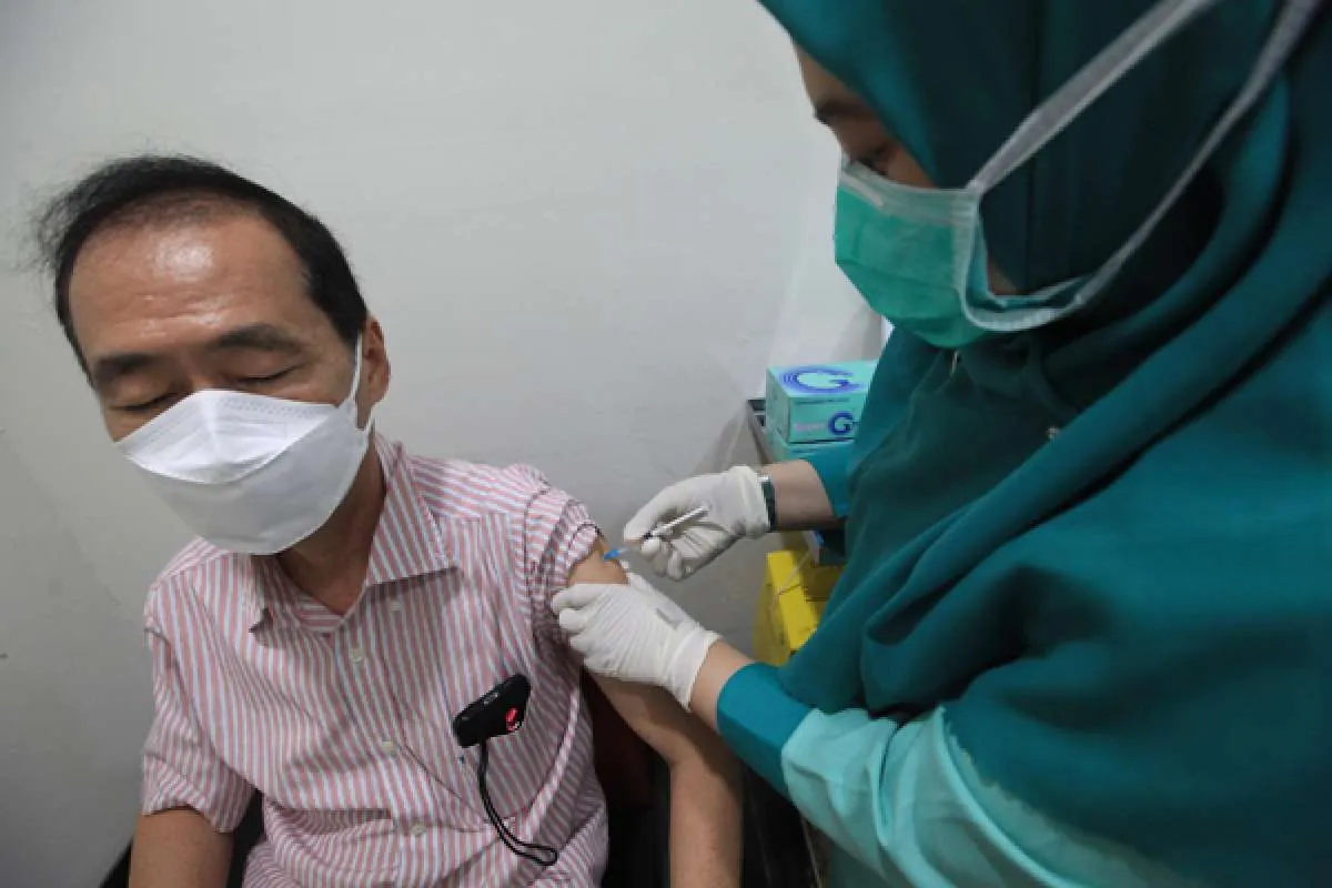 Jumlah vaksinasi untuk lansia dinilai masih jauh dari ideal