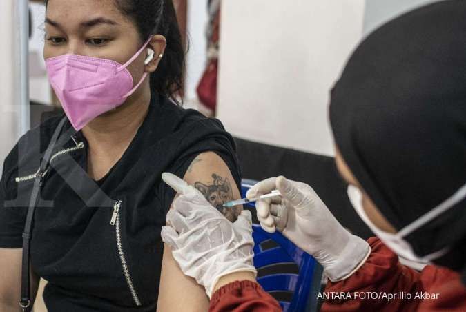 Jokowi minta vaksinasi booster disiapkan bulan depan, begini progresnya