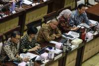 The Fed Diprediksi Tahan Suku Bunga dan BI Kerek 25 bps, Pasar Cermati Sentimen Lain