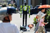 China Kerahkan Robocop untuk Mengatur Lalu Lintas