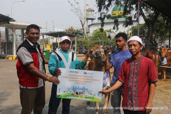 Jakarta International Container Terminal Salurkan 42 Ekor Sapi pada Idul Adha 2025