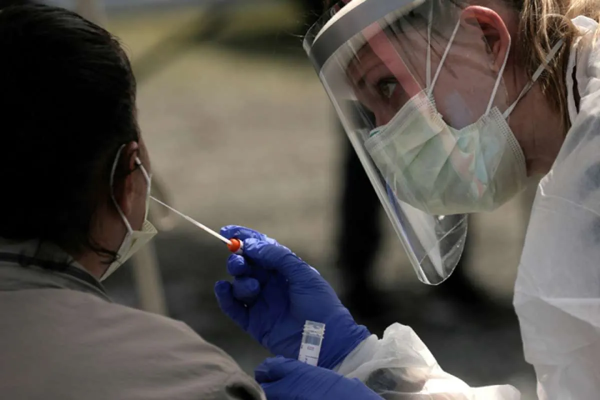 Infeksi meroket, dokter dan perawat AS desak Trump berbagi data Covid-19 dengan Biden