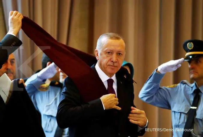 Erdogan advises Turks to stay home, acts to boost economy against coronavirus