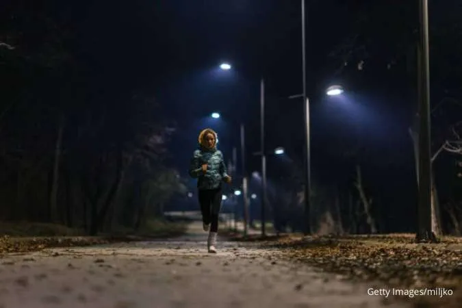 Menilik Kelebihan dan Kekurangan Lari pada Malam Hari