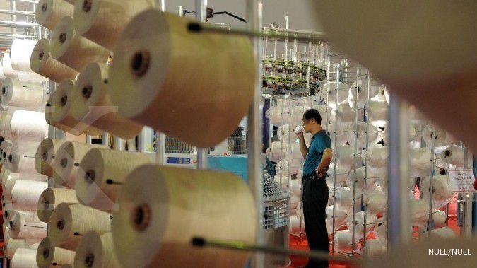 Penyebab penurunan produksi serat tekstil dari tahun ke tahun adalah