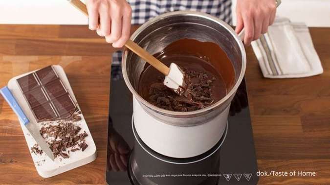 3 Cara Melelehkan Coklat yang Gampang dan Cepat