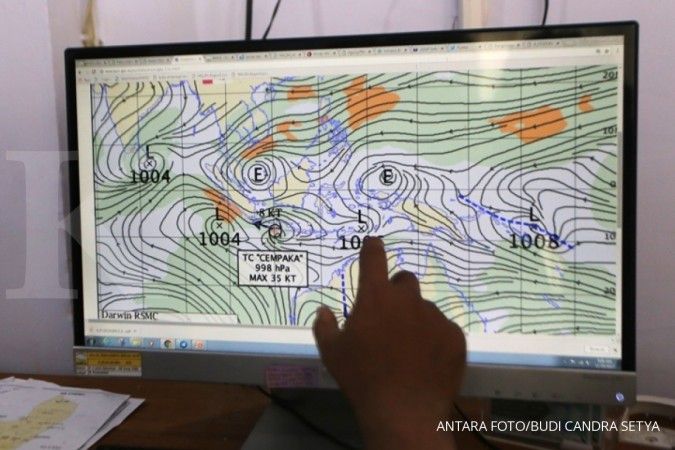 Waspada! BMKG beri peringatan: Siklon tropis Surigae bisa berkembang jadi topan