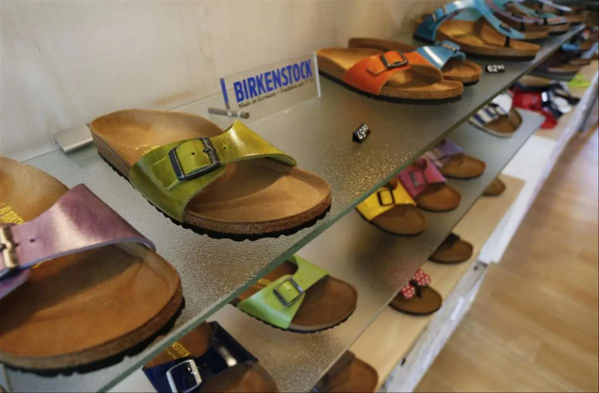 Birkenstock berencana dijual ke CVC Capital senilai US$ 5 miliar