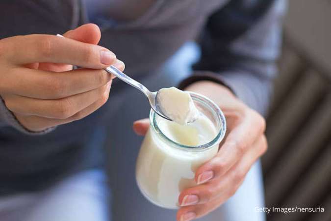 11 Manfaat Makan Yogurt Setiap Hari bagi Kesehatan Tubuh 11 Manfaat Makan Yogurt Setiap Hari bagi Kesehatan Tubuh