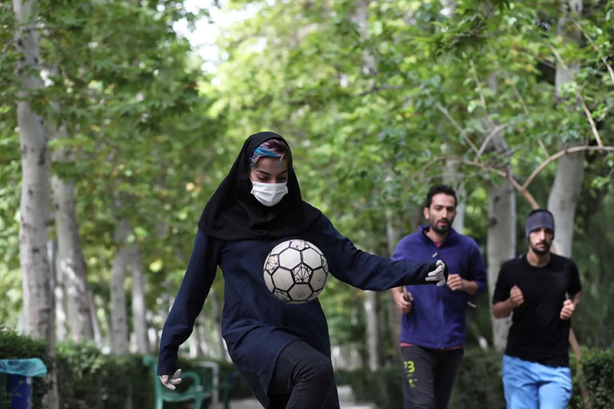 Iran memberlakukan pembatasan baru karena kasus virus corona meningkat