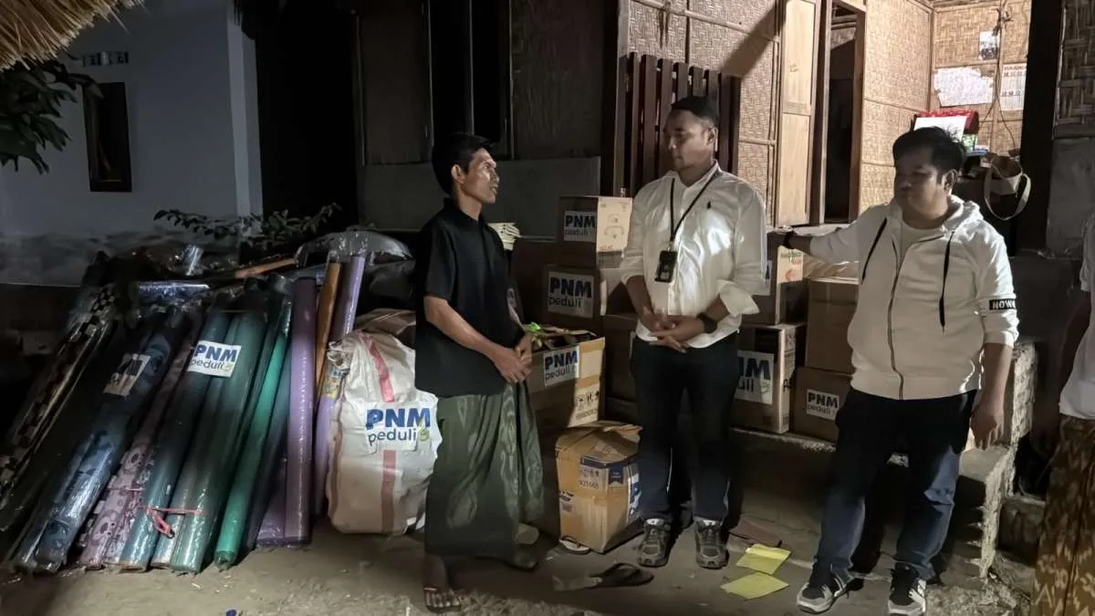 Kehilangan Rumah dan Tempat Usaha, PNM Dampingi Nasabah PNM Mekaar di Desa Sade