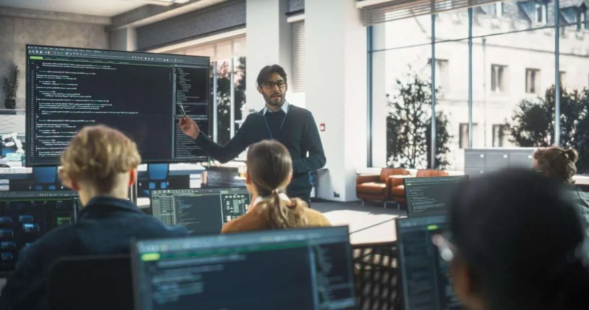 Gandeng Coders Lab, Bright Corporation Hadirkan Kursus Pemograman di Indonesia