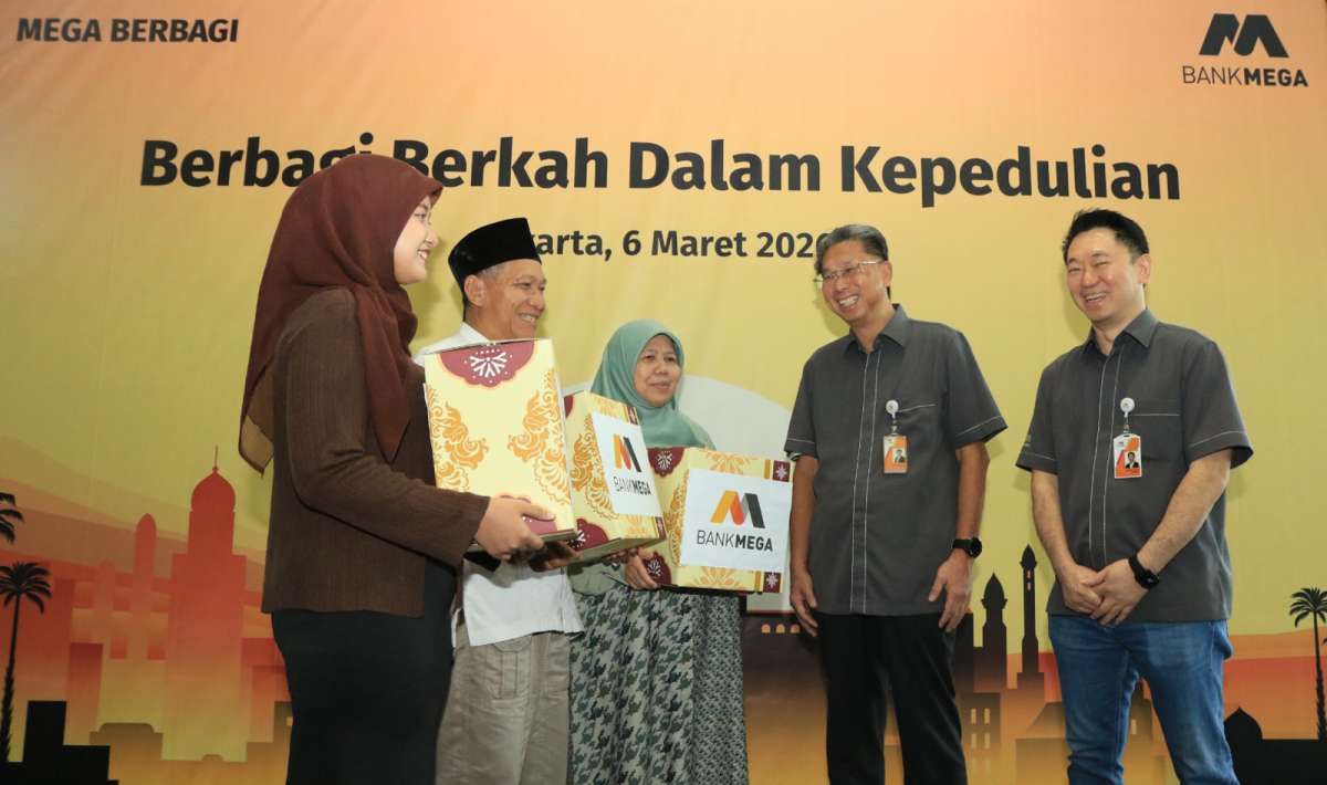 Bank Mega Distribusikan Ribuan Paket Berbagi Berkah 