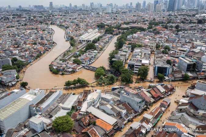 Tangani Banjir di Sejumlah Daerah, Pemerintah Fokus pada Logistik dan Shelter