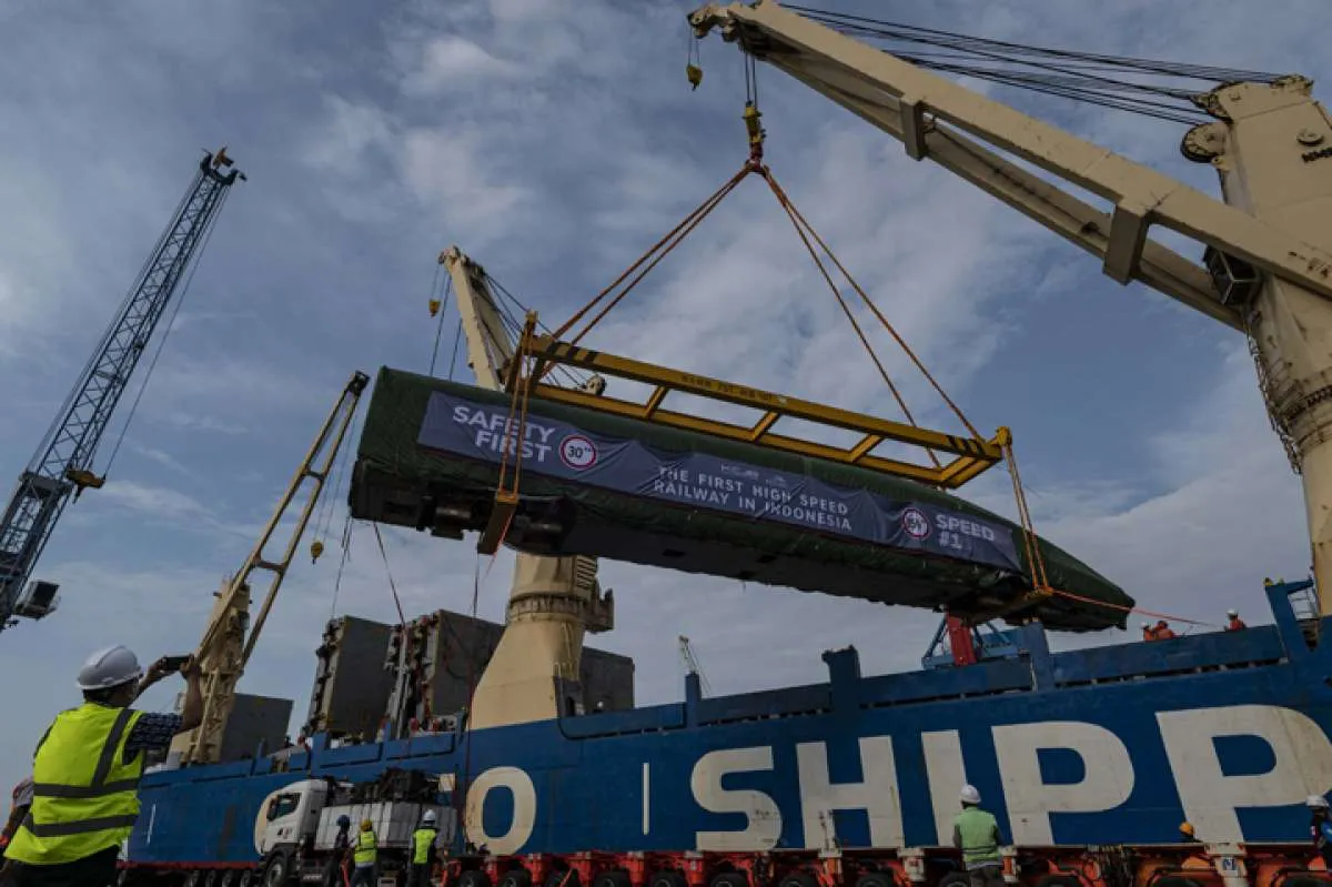 4 Rangkaian Kereta Api Cepat Tiba di Depo Tegalluar, KCIC Kini Miliki 6 Rangkaian EMU