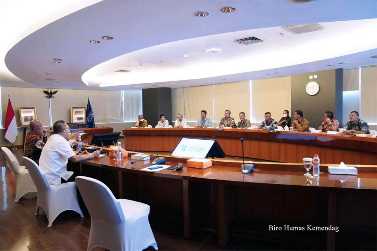 Bertemu Pinsar dan GOPAN, Mendag Zulkifli Hasan Bahas Upaya Peningkatan Harga Ayam