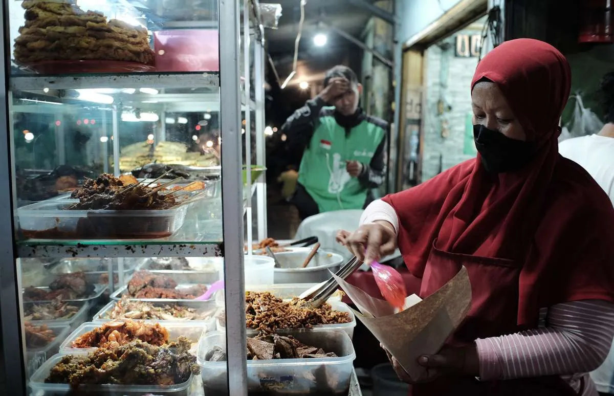 Cek Waktu Berbuka Bandung Barat: Ini Jadwal Azan Magrib Hari Selasa (10/3)