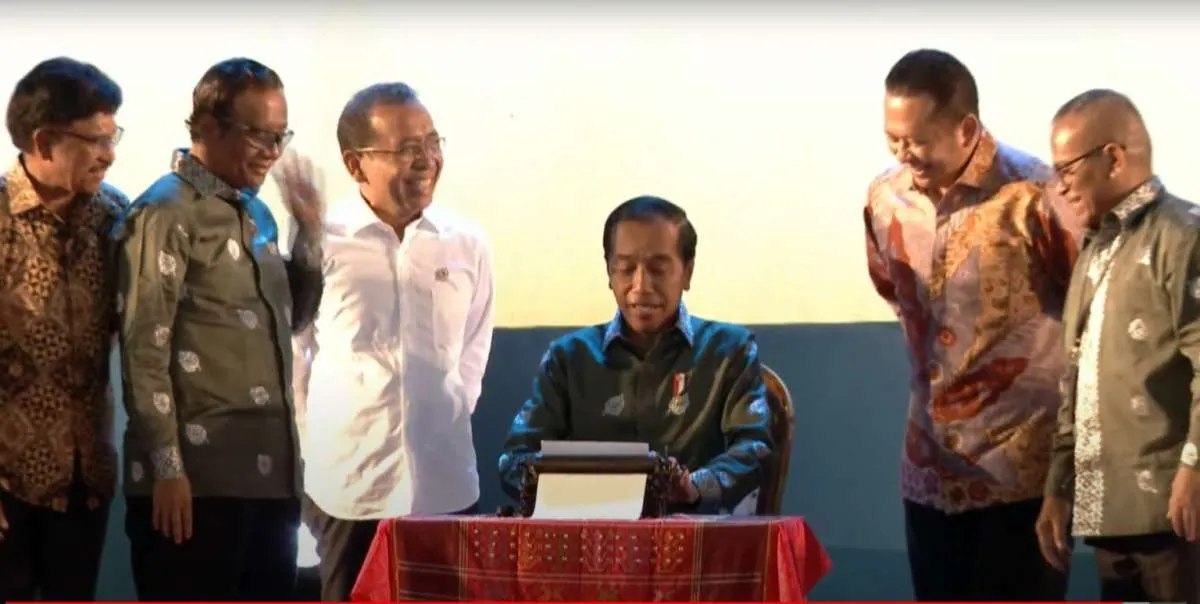 Jokowi Teken Perpres Publisher Rights, Harap Keberlanjutan Industri Media Nasional