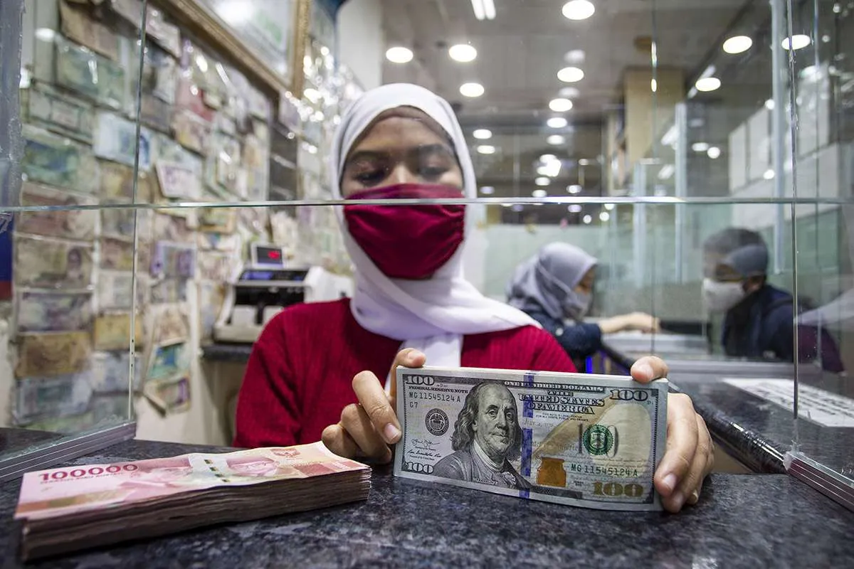 Rupiah bergerak flat di level Rp 14.665 per dolar, Selasa (27/10) 
