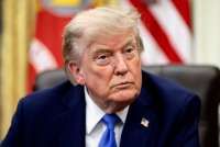 Trump Ungkap Dua Opsi Hadapi Iran: Biarkan Ekonomi Terpuruk atau Serang Keras
