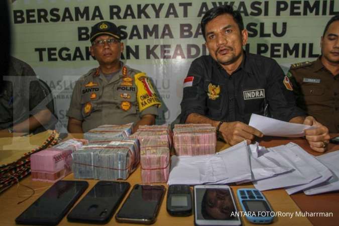 Bawaslu duga uang Rp 506 juta hasil OTT untuk serangan fajar di Riau