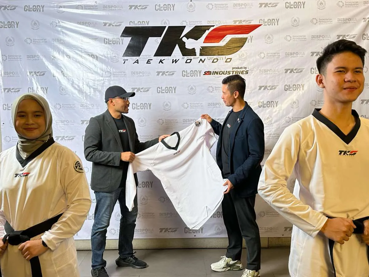 Inkubator Bisnis Atlet Wirausaha Menelurkan Seragam Taekwondo Dobok T-Ultra dan T-1