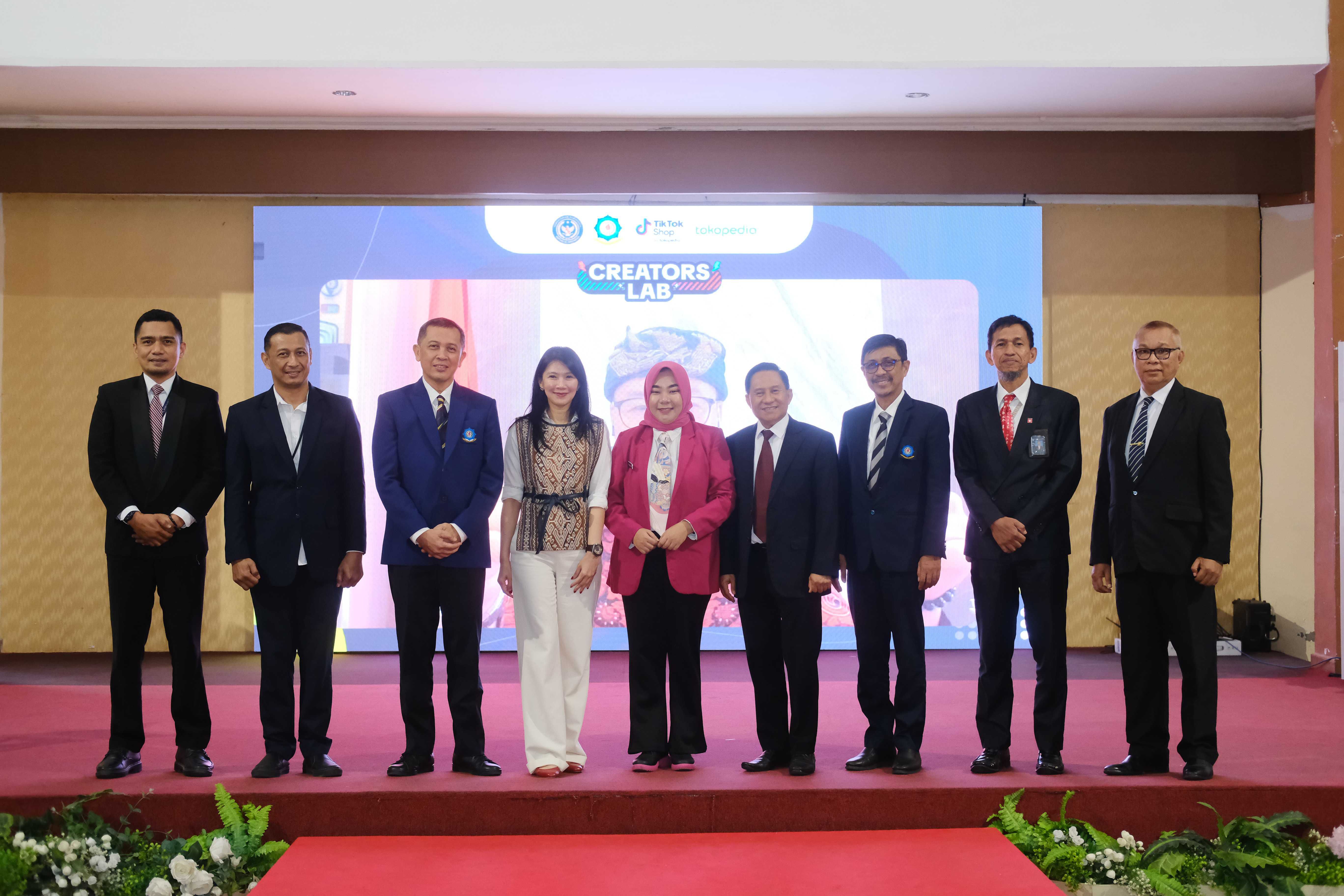 Creators Lab TikTok Shop dan Kemenpar RI bekali mahasiswa poltekpar jadi kreator melek #BelanjaAman