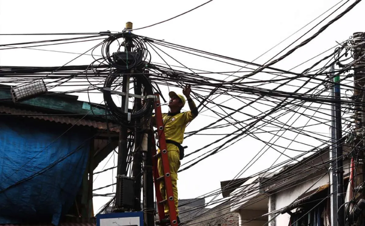 Mulai September 2023, Kabel Optik Semrawut di Jakarta Bakal Dipindah ke Bawah Tanah 