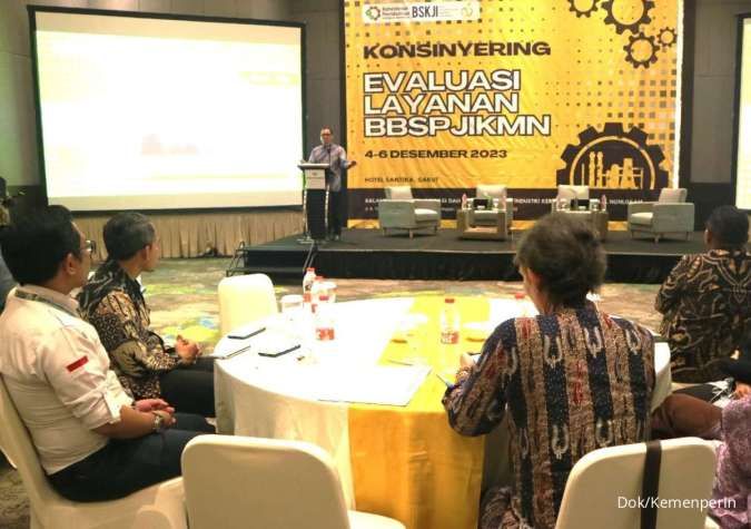 Jurus Kemenperin Bikin Performa Industri Keramik Jadi Kinclong