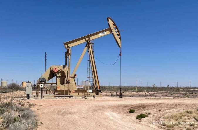 Harga Minyak Stabil Setelah Mencatat Penurunan Tahunan Terbesar Sejak 2020