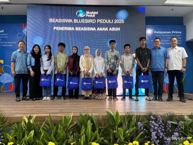 Peran Pendidikan Penting, Blue Bird Berikan Beasiswa ke Keluarga Mitra Pengemudi
