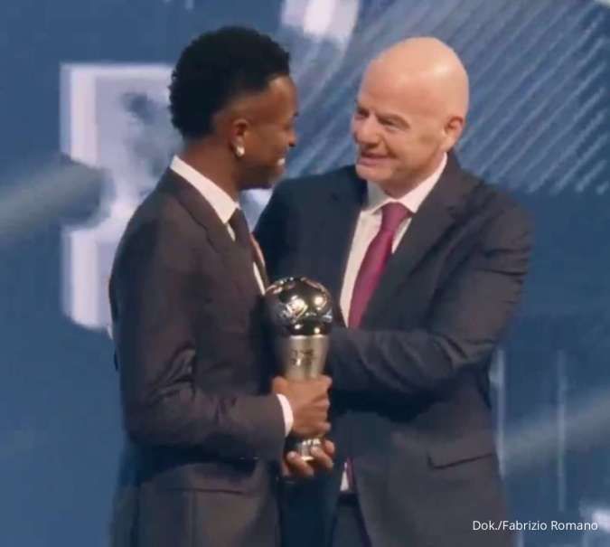 Vinicius Junior Raih Gelar Pemain Terbaik FIFA 2024, Kalahkan Rodri dan Bellingham