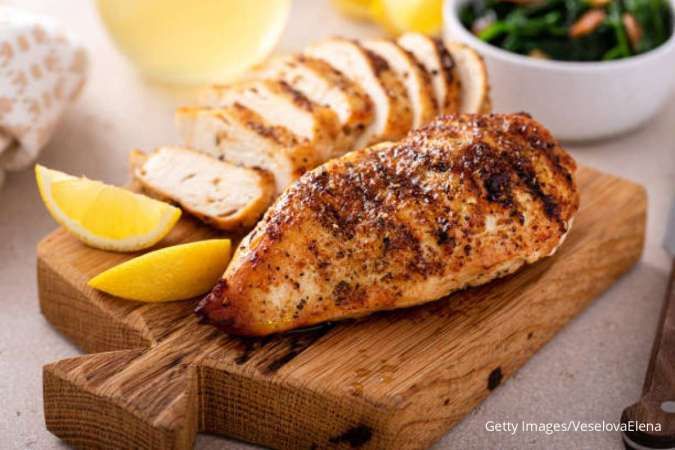 30 Daftar Makanan Rendah Kalori untuk Diet Rekomendasi dari Ahli