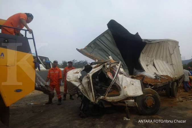 Olah TKP kecelakaan di jalan tol Purbaleunyi dilakukan sekitar 2 jam