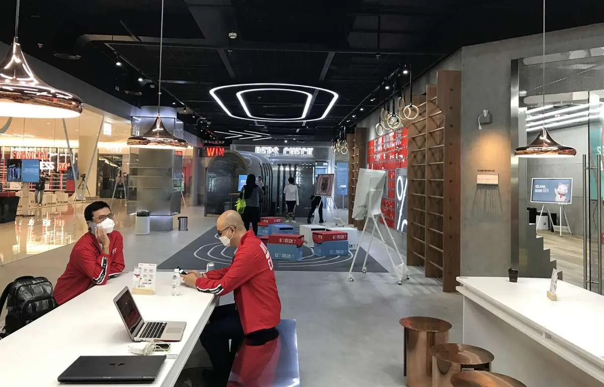 Pertama di Indonesia, OCBC NISP luncurkan kantor cabang dengan konsep Fitnes Gym