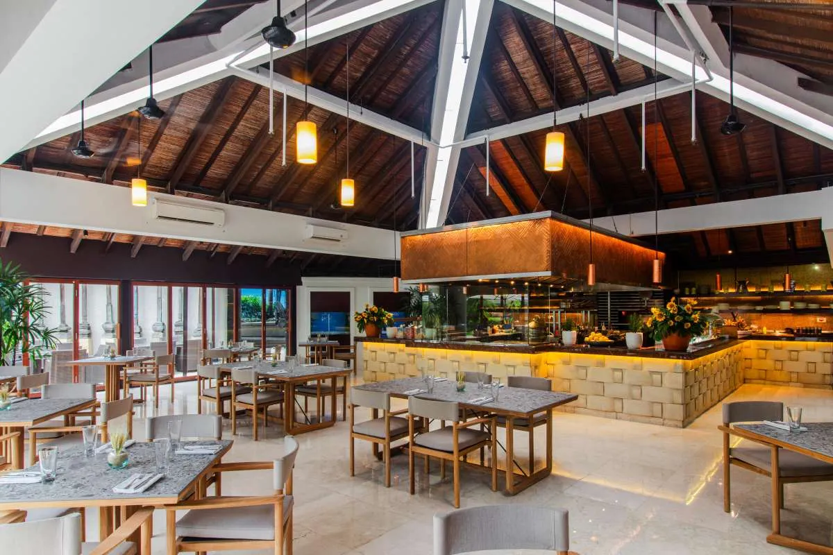 Grand Hyatt Jakarta Melansir Kembali Poolside Restaurant