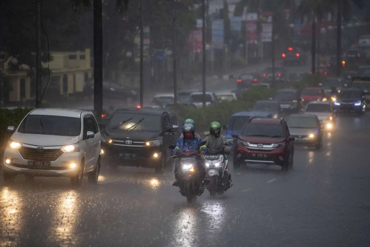 Peringatan Dini Cuaca Hari Ini di Indonesia dari BMKG, Hujan Lebat di Wilayah Ini