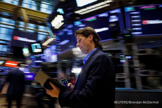 GLOBAL MARKETS-Stocks Rise to Records with Micron Rally; Oil Prices Slide