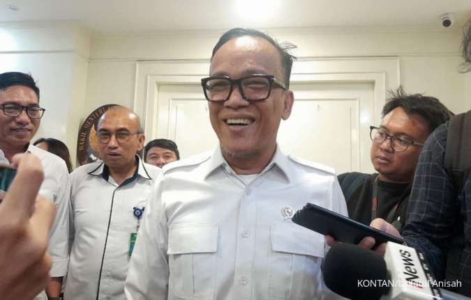 Wamenaker Ancam Segel Perusahaan yang Tahan Ijazah Pekerja