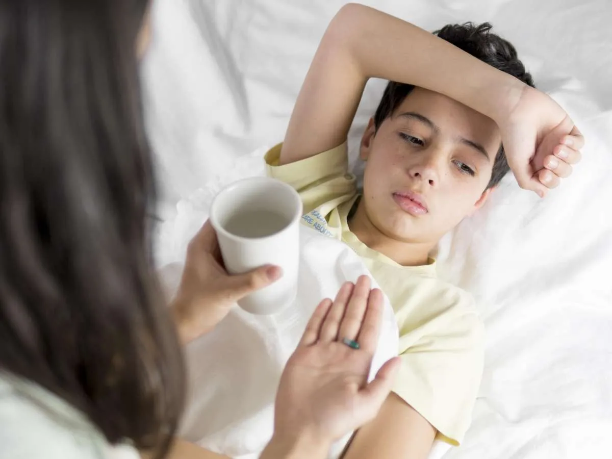 Anak Kena Tipes? Ini 3 Langkah Awal Mengatasi Anak yang Kena Tipes