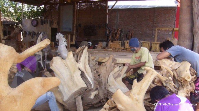 Sentra Ukir Kayu Berburu patung kayu di Jepara 1