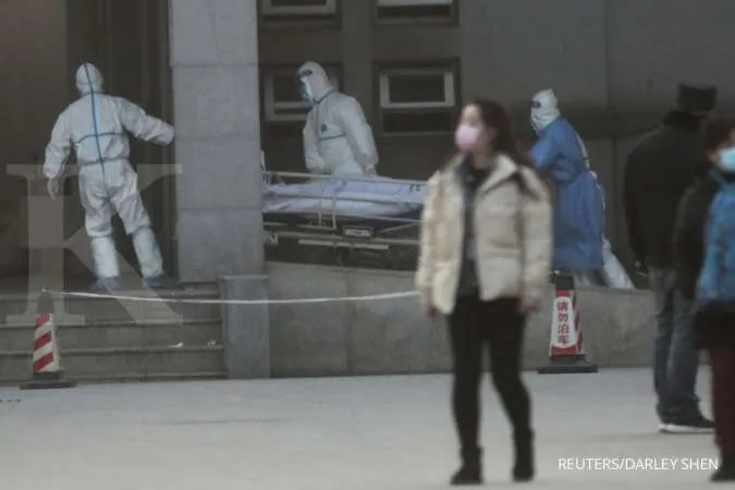 China scrambles to contain strengthening virus