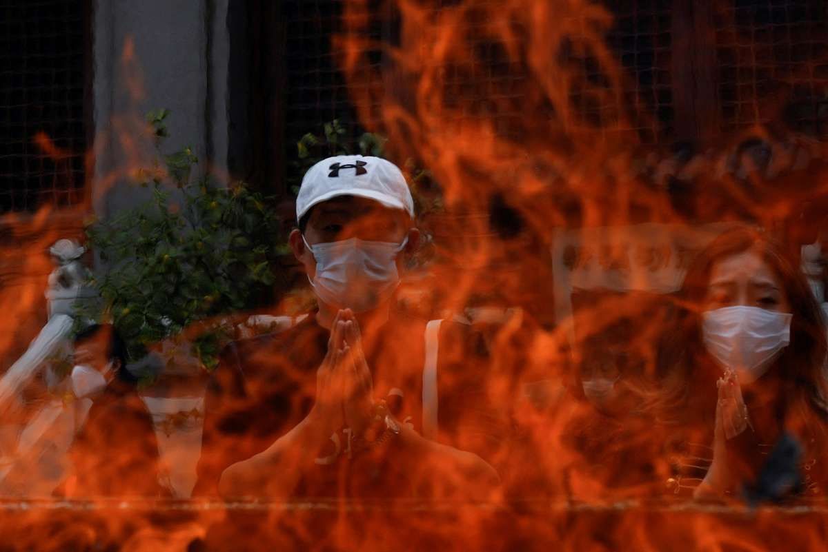 Aktivitas Pabrik China Kembali Kontraksi