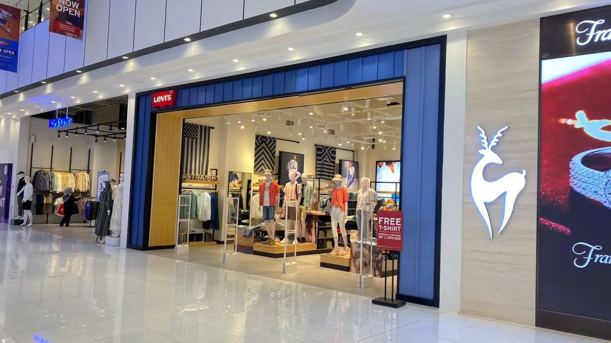 Efek Tarif Trump, Margin Laba Levi's Dipangkas 