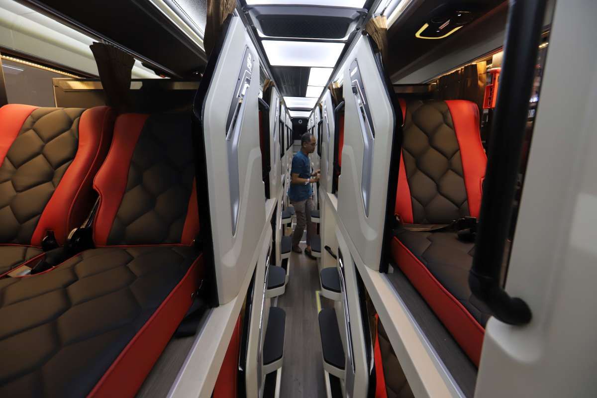 Berebut Ceruk Pasar Bus Premium di Penghujung Tahun