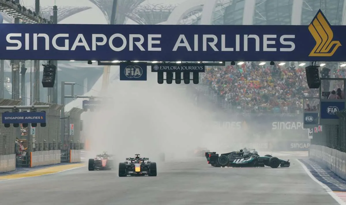Verstappen Juara Sprint GP Singapura, Hujan Deras Picu Sembilan Mobil Gagal Finis