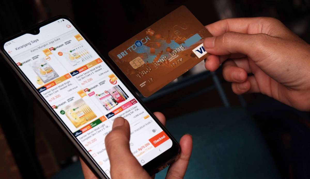 Jurus Bank Menggenjot Bisnis Kartu Kredit