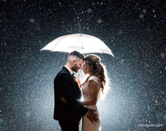 Tak Perlu Panik, Ini 7 Tips Menggelar Pernikahan Outdoor saat Musim Hujan Tiba