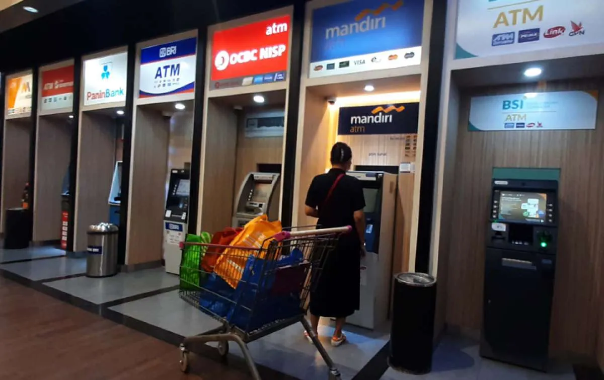 Saat Bunga Masih Tinggi, Akankah Pendapatan Non-Bunga Bank Masih Jadi Andalan?